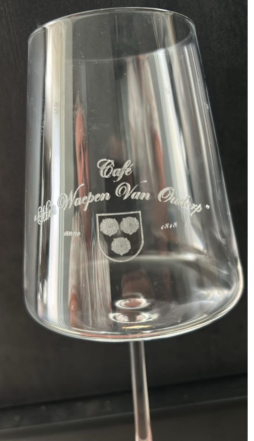 Gegraveerd glas van Café Het Waepen van Oudorp